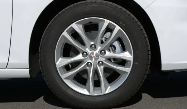 雪佛蘭邁銳寶xl輪胎型號(hào) 輪胎型號(hào)為245/45 r18(兩大輪胎品牌)