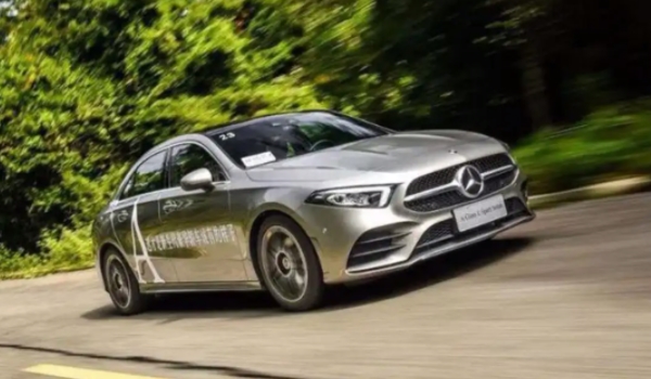 奔馳A級轎車怎么樣 使用效果非常好（外觀/動(dòng)力/空間滿足使用）