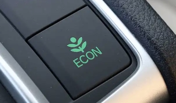 車(chē)上空調(diào)eco是什么意思 是機(jī)動(dòng)車(chē)輛的經(jīng)濟(jì)模式（和空調(diào)系統(tǒng)無(wú)關(guān)系）