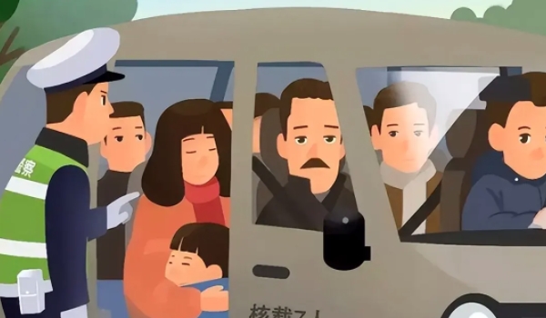 5座車(chē)坐6個(gè)人怎么處罰 處以100元到200元以下罰款（駕駛證記6分）