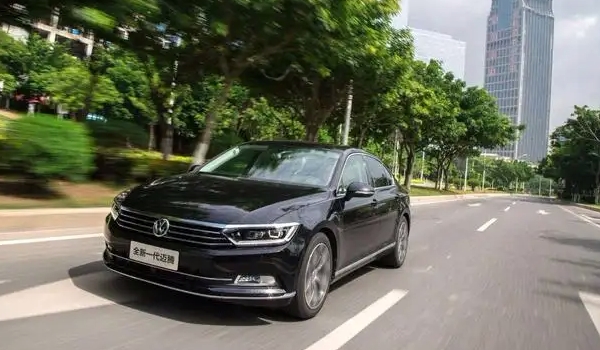 新款邁騰2022款圖片報(bào)價(jià) 邁騰入門(mén)僅售18.69萬(wàn)元（全款落地20.33萬(wàn)元）