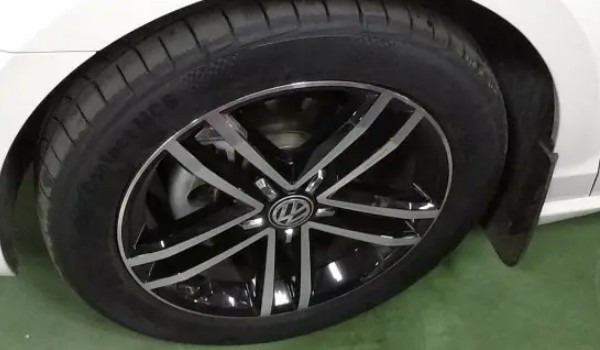 大眾凌渡輪胎什么牌子的 德國馬牌輪胎(安全性高靜音效果好)