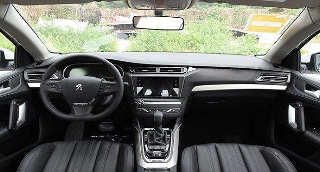 2022款全新標(biāo)致408落地價，落地價12.18萬元全款無壓力