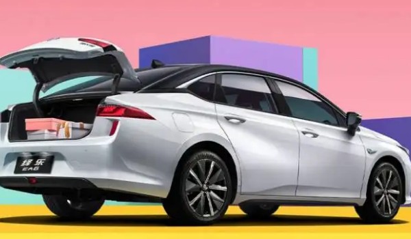 廣汽本田繹樂這車怎么樣 續(xù)航實(shí)測(cè)可達(dá)490km(車身長(zhǎng)達(dá)4.8米)