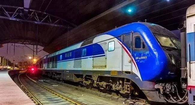 火車上有可以充電的地方嗎 ，火車上充電也是很方便的