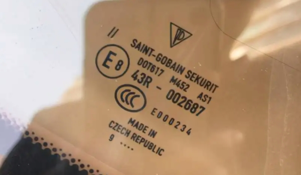 汽車玻璃怎么看時間和日期 通過玻璃標識計算（玻璃上有明顯標記）