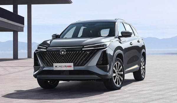 長安cs75plus這個(gè)車怎么樣 百公里油耗8.4L(最大輸出馬力233匹)