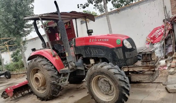 東方紅1204新車多少錢一臺(tái) 新車售價(jià)12萬元(農(nóng)機(jī)補(bǔ)貼1.6萬)