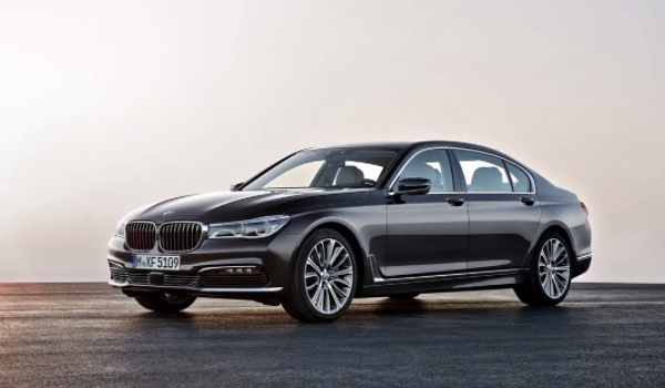 寶馬7系多少錢  2022款寶馬7系新車售價(jià)105.50（全款落地117.70萬元）