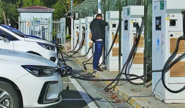 加盟充電樁公司得多少錢(qián) 需要在10萬(wàn)元以上（多種加盟方式）