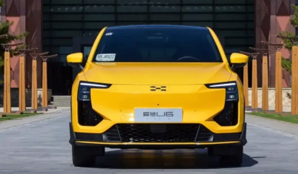 愛馳u6純電動(dòng)汽車配置及顏色 使用了360度全景影像（使用了19種顏色）