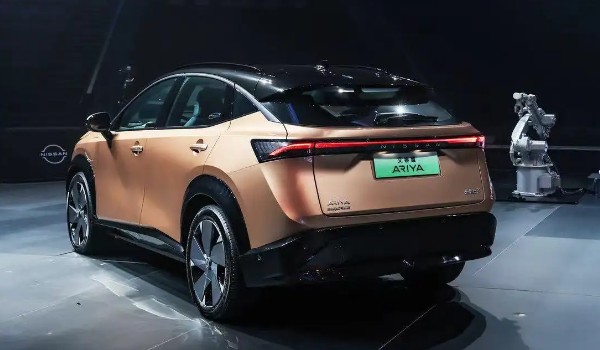 東風(fēng)日產(chǎn)新能源純電動(dòng)汽車(chē) 全新緊湊型suv艾睿雅(新車(chē)售價(jià)27萬(wàn))