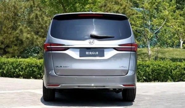 別克gl8這車怎么樣值得買嗎 車身長達(dá)5.2米(輸出馬力可達(dá)237匹)