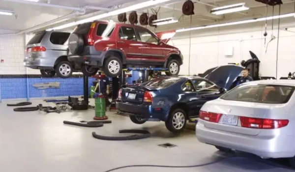 4s店保養(yǎng)和外面保養(yǎng)有什么區(qū)別 價格，配件，技術都有所不同