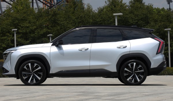 吉利博越l2022款1.8t多少錢(qián) 2022款博越l售價(jià)12萬(wàn)(落地14萬(wàn))