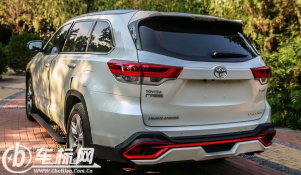 豐田漢蘭達(dá)二手車報(bào)價(jià)及圖片 二手漢蘭達(dá)售價(jià)10萬(wàn)(表顯里程9.21萬(wàn)公里)