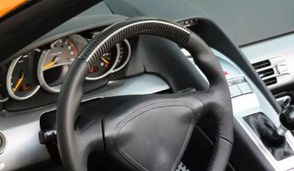 打方向盤(pán)有咯噔異響 及時(shí)到售后服務(wù)部門(mén)檢查（杜絕安全隱患）