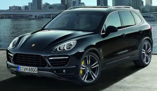 保時(shí)捷卡宴2023款報(bào)價(jià)及圖片 2023款卡宴售價(jià)92萬(wàn)(二手價(jià)20萬(wàn))