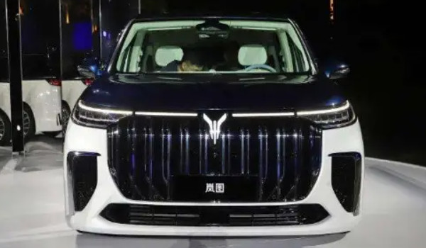 嵐圖夢(mèng)想家mpv大約多少錢 夢(mèng)想家售價(jià)36萬(wàn)一輛(分期首付11萬(wàn))