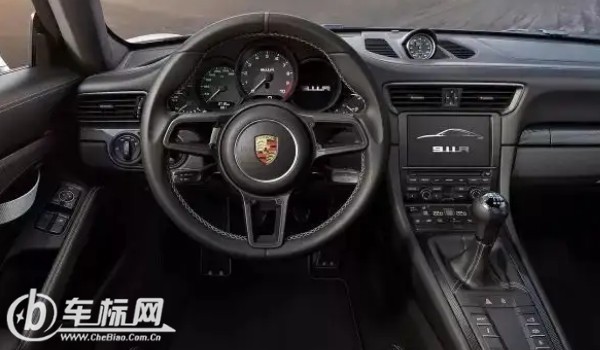 跑車(chē)是手動(dòng)擋多還是自動(dòng)擋多 跑車(chē)手動(dòng)擋多一些(操控性更好)