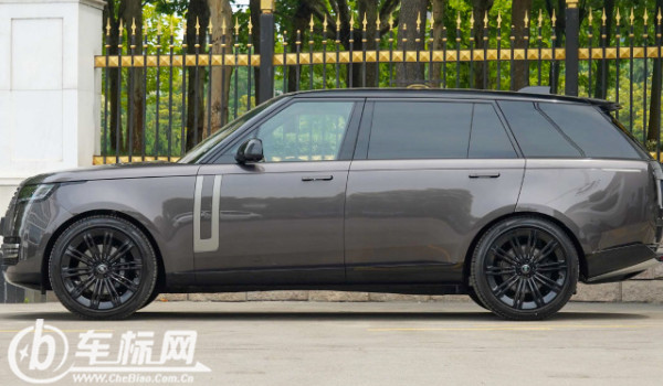 路虎攬勝油耗百公里多少個(gè)油 百公里油耗12L(油耗一公里1元錢(qián))