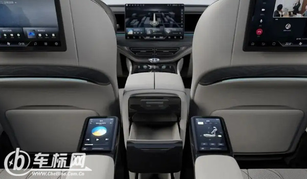 騰勢(shì)d9分期首付多少錢 分期首付9萬(wàn)(36期月供6893元)