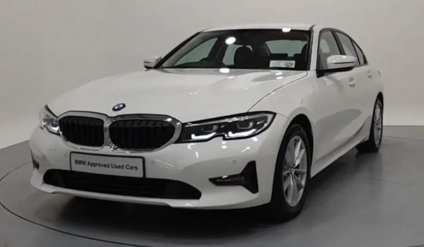 寶馬3系分期3年每個(gè)月多少錢(qián) 分期首付8萬(wàn)(36期月供5955元)