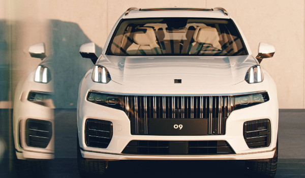 領(lǐng)克09和沃爾沃xc60怎么選 領(lǐng)克09車身長達(dá)5米(頂配僅售32萬)