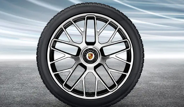 車跑起來(lái)有嗚嗚的風(fēng)聲咋回事 胎壓過(guò)高(胎冠磨損較為嚴(yán)重)