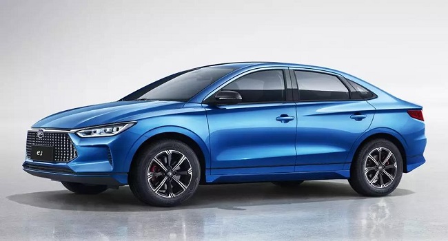 比亞迪e3純電動車價格，補貼后售價14.98萬續(xù)航401公里