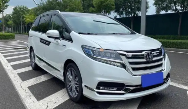 艾力紳混動2022款價(jià)格 2022款艾力紳混動售價(jià)27萬(落地30萬)