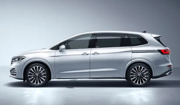 艾力紳和威然誰更好 威然動(dòng)力更強(qiáng)(車身長達(dá)5.3米)