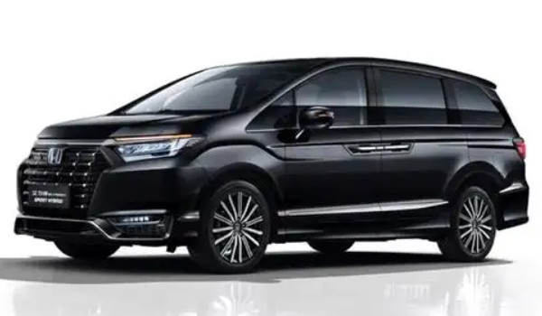 艾力紳和威然誰更好 威然動(dòng)力更強(qiáng)(車身長達(dá)5.3米)