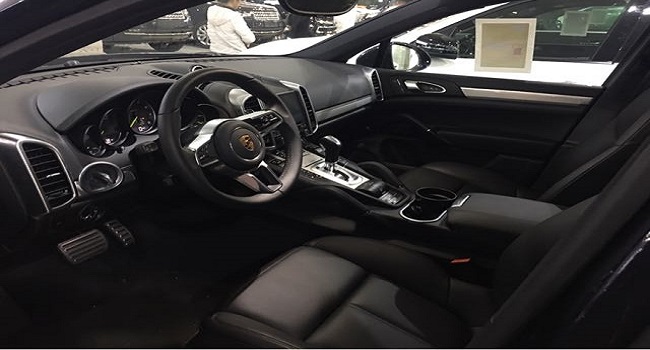 保時(shí)捷卡宴混動(dòng)好還是油的好，混動(dòng)油耗更實(shí)惠