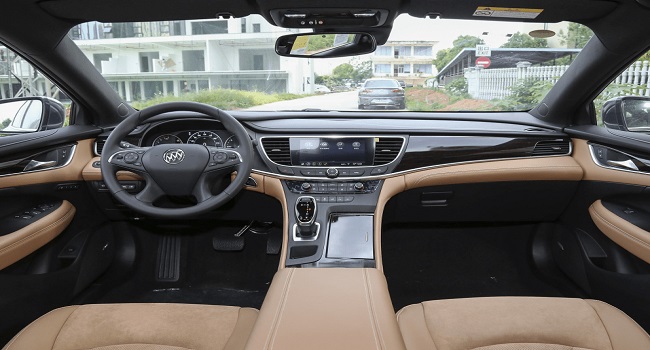 別克新款轎跑25萬推薦，沉穩(wěn)大氣充滿安全感