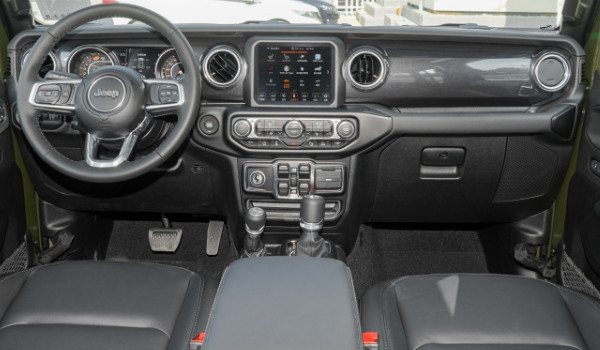 新款牧馬人油耗多少真實油耗 百公里油耗12.1L(一公里消耗1元錢)