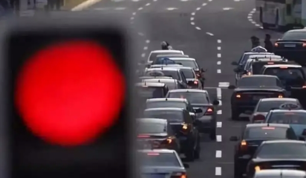 闖紅燈100%能被拍下嗎 存在一定幾率的不確定性（無法保證準確拍攝）