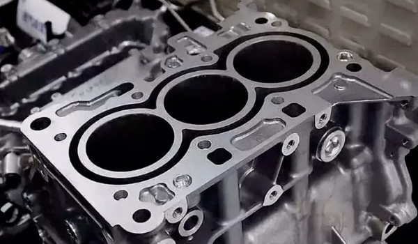 雪佛蘭創(chuàng)界是幾缸發(fā)動機(jī) 1.3T三缸發(fā)動機(jī)(馬力可達(dá)165匹)