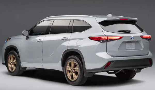 日產(chǎn)樓蘭和漢蘭達(dá)哪個(gè)好 漢蘭達(dá)動(dòng)力可達(dá)248匹(車身長(zhǎng)達(dá)4.9米)