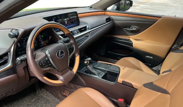 雷克薩斯es300h混動(dòng)多少錢 2022款es300h混動(dòng)售價(jià)37萬(wàn)(落地價(jià)42萬(wàn))