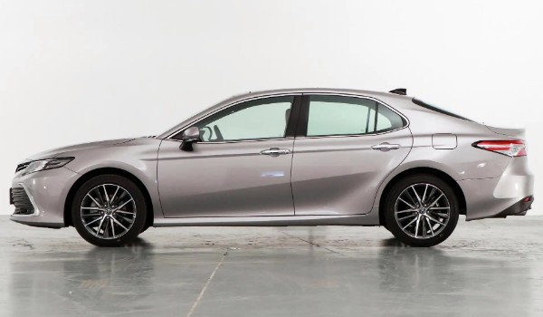 豐田凱美瑞油電混合2022款報(bào)價(jià) 2022款凱美瑞混動(dòng)18萬(wàn)(落地20萬(wàn))