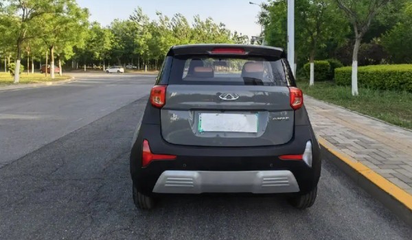 奇瑞小螞蟻多少錢(qián)一輛新款 小螞蟻新款售價(jià)7萬(wàn)(分期首付2萬(wàn))