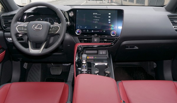 雷克薩斯nx這個車怎么樣 油耗實測8.7L(輸出馬力達(dá)205匹)