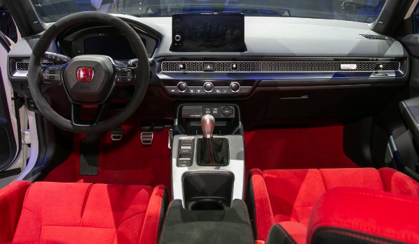 紅標(biāo)思域多少錢(qián)一輛新車(chē) 紅標(biāo)思域售價(jià)42萬(wàn)(落地價(jià)47萬(wàn))