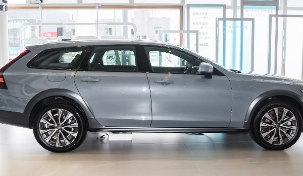 沃爾沃v90油耗多少真實(shí)油耗 百公里油耗9.8L(油耗一公里7毛錢(qián))