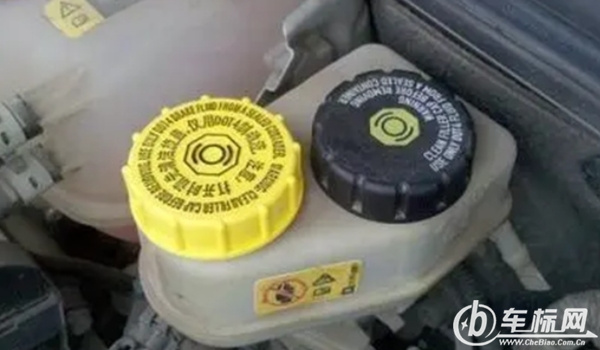 剎車油多長時(shí)間更換一次 剎車油是2年或4萬公里更換一次