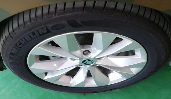 斯柯達(dá)速派輪胎是什么牌子 米其林輪胎(舒適性高抓地性強)