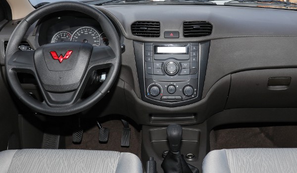 五菱宏光s分期首付多少錢(qián) 分期首付1萬(wàn)(36期月供1127元)