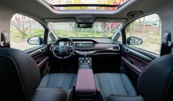 五菱佳辰和傳祺m6對比哪個(gè)好 傳祺m6動(dòng)力更強(qiáng)(配置功能豐富)