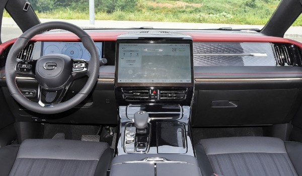 傳祺m8和奧德賽怎么選 傳祺m8車身長達(dá)5.2米(動力強(qiáng)勁)